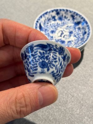 Four Chinese blue and white miniature cups and saucers, butterfly mark, Kangxi — 照片 12