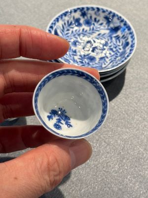 Four Chinese blue and white miniature cups and saucers, butterfly mark, Kangxi — 照片 17