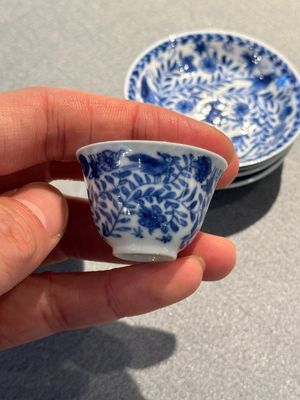 Four Chinese blue and white miniature cups and saucers, butterfly mark, Kangxi — 照片 10