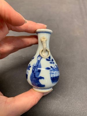 Four Chinese blue and white miniature 'Long Eliza' vases, Kangxi — 照片 17