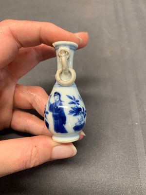Four Chinese blue and white miniature 'Long Eliza' vases, Kangxi — 照片 21