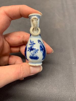 Four Chinese blue and white miniature 'Long Eliza' vases, Kangxi — 照片 23