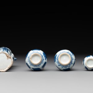 Four Chinese blue and white miniature 'Long Eliza' vases, Kangxi — 照片 6