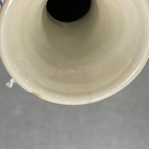 Four Chinese blue and white miniature vases and a huqqa base, Kangxi — 照片 18