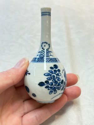 Four Chinese blue and white miniature vases, one with cover, Kangxi — 照片 19