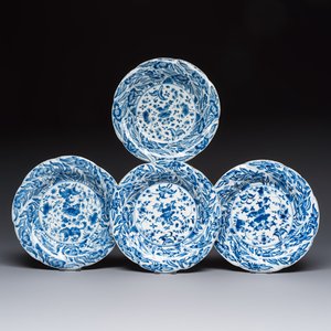 Four Chinese blue and white moulded plates with floral design, Kangxi — photo 1