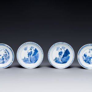 Four Chinese blue and white saucers and an 'erotic' cup, Kangxi — 照片 2