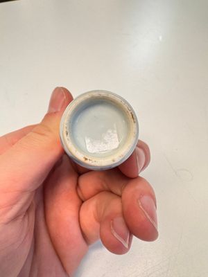 Four Chinese blue and white snuff bottles — photo 11
