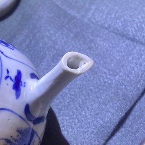 Four Chinese blue and white teapots and covers, Kangxi — photo 13