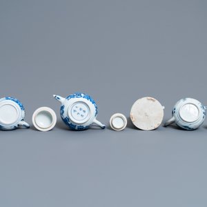 Four Chinese blue and white teapots and covers, Kangxi — photo 7