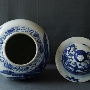 Four Chinese blue and white vases, 19th C. — 照片 19