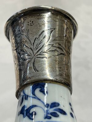 Four Chinese blue and white vases and a stem cup, Kangxi and later — photo 16