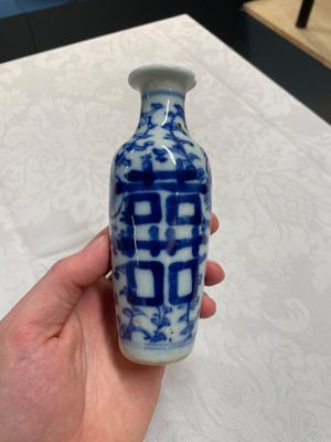 Four Chinese blue and white vases and a stem cup, Kangxi and later — photo 21