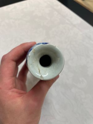 Four Chinese blue and white vases and a stem cup, Kangxi and later — photo 22