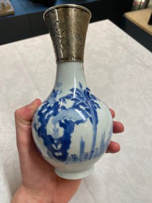 Four Chinese blue and white vases and a stem cup, Kangxi and later — photo 5