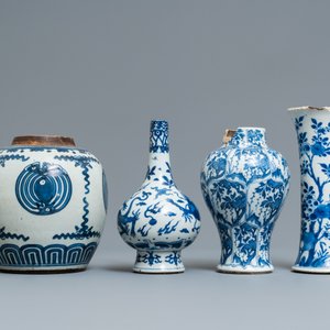 Four Chinese blue and white vases, Kangxi — photo 3
