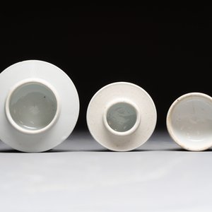 Four Chinese blue and white vases, three with cover, and two covered jars, 19th C. — foto 23