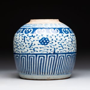 Four Chinese blue and white vases, three with cover, and two covered jars, 19th C. — foto 10