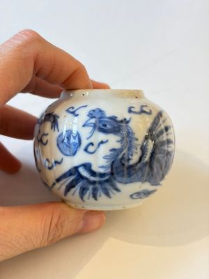 Four Chinese blue and white wares, and two iron-red-decorated wares, 19/20th C. — photo 14