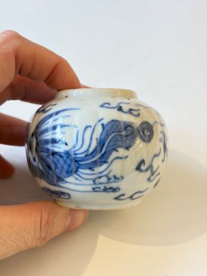 Four Chinese blue and white wares, and two iron-red-decorated wares, 19/20th C. — photo 15