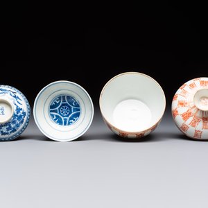 Four Chinese blue and white wares, and two iron-red-decorated wares, 19/20th C. — photo 14