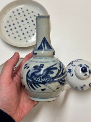 Four Chinese blue and white wares for the Vietnamese market, chơi ngọc 玩玉 and Jiaqing mark, 19th C. — photo 2