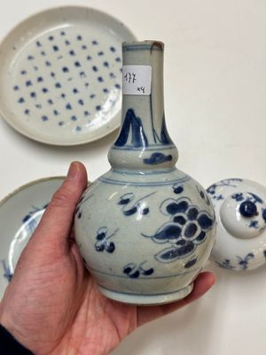 Four Chinese blue and white wares for the Vietnamese market, chơi ngọc 玩玉 and Jiaqing mark, 19th C. — photo 4