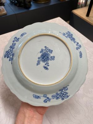 Four Chinese blue and white 'Xi Xiang Ji' plates, Qianlong — foto 11