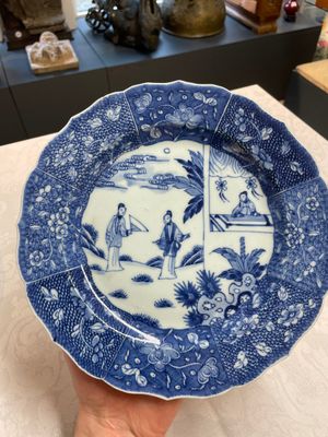 Four Chinese blue and white 'Xi Xiang Ji' plates, Qianlong — foto 2