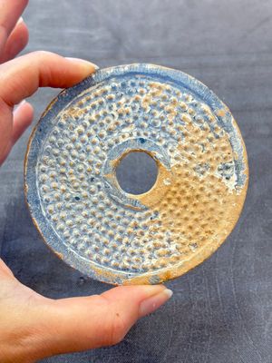 Four Chinese blue glass 'bi' discs, Han/Song — foto 5