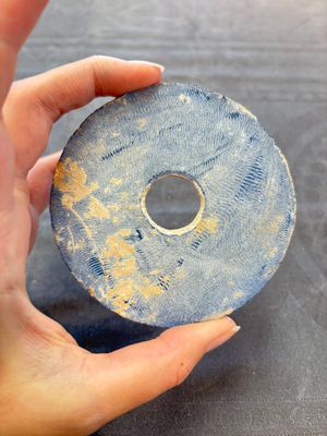 Four Chinese blue glass 'bi' discs, Han/Song — foto 8
