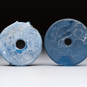 Four Chinese blue glass 'bi' discs, Han/Song — foto 5