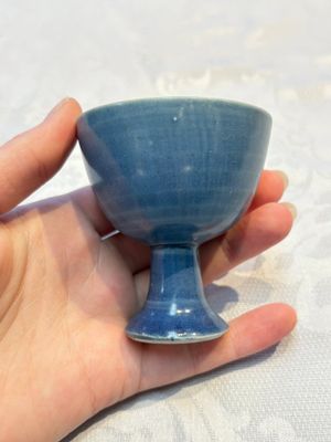 Four Chinese blue-glazed 'Hatcher Cargo' stem cups, Transitional period — photo 20