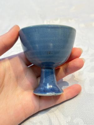 Four Chinese blue-glazed 'Hatcher Cargo' stem cups, Transitional period — photo 21