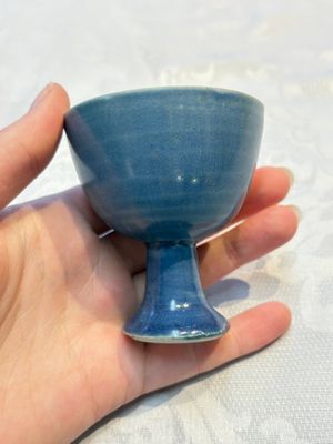 Four Chinese blue-glazed 'Hatcher Cargo' stem cups, Transitional period — photo 22