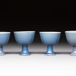 Four Chinese blue-glazed 'Hatcher Cargo' stem cups, Transitional period — photo 4