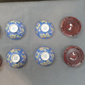 Four Chinese blue-ground bowls with floral designs, Yongzheng mark, Republic — 照片 24