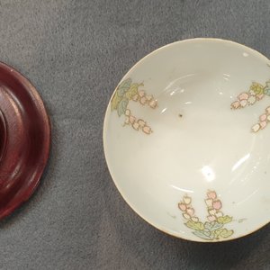 Four Chinese blue-ground bowls with floral designs, Yongzheng mark, Republic — 照片 26