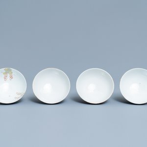 Four Chinese blue-ground bowls with floral designs, Yongzheng mark, Republic — 照片 7