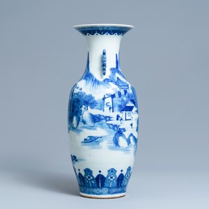 Four Chinese blue, white and celadon-ground vases, 19th C. — 照片 3