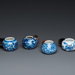 Four Chinese blue, white and copper-red bird feeders, 19th C. — photo 1