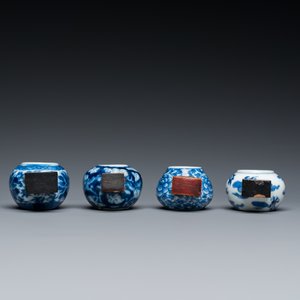 Four Chinese blue, white and copper-red bird feeders, 19th C. — photo 5