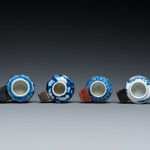 Four Chinese blue, white and copper-red bird feeders, 19th C. — photo 6