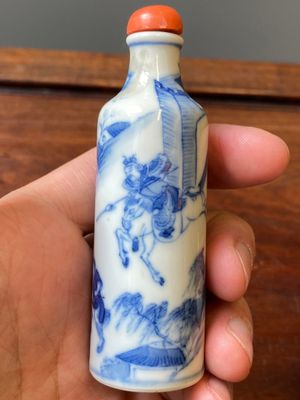 Four Chinese blue, white and copper-red snuff bottles, 19th C. — photo 16