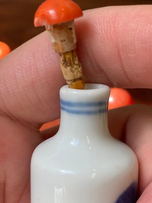 Four Chinese blue, white and copper-red snuff bottles, 19th C. — photo 8