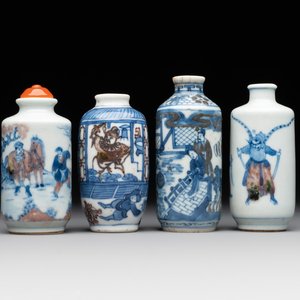 Four Chinese blue, white and copper-red snuff bottles, Yongzheng and Daoguang mark, 19th C. — photo 1
