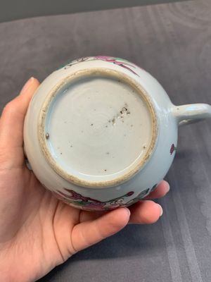 Four Chinese blue, white and famille rose teapots, Yongzheng/Qianlong — 照片 16