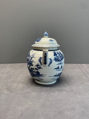 Four Chinese blue, white and famille rose teapots, Yongzheng/Qianlong — 照片 20