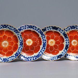 Four Chinese blue, white and iron red 'lotus' plates, Qianlong/Jiaqing — 照片 1