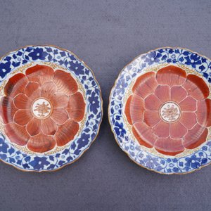 Four Chinese blue, white and iron red 'lotus' plates, Qianlong/Jiaqing — 照片 5